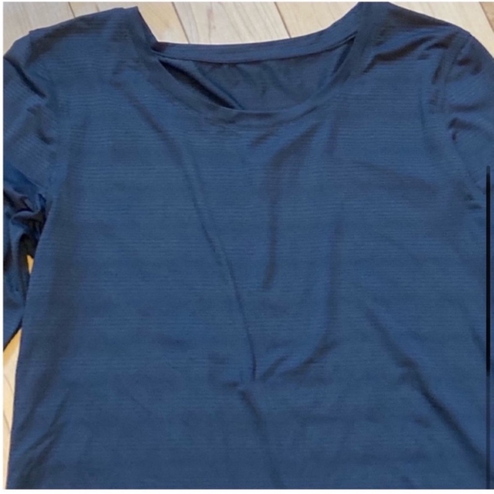 ZYIA Subtle Stripe Long Sleeve Black Tee logo on back size extra small - Picture 5 of 9